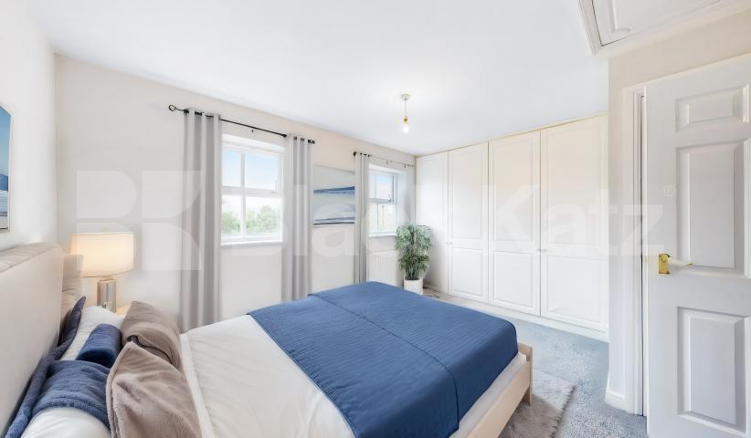 Semi-detached house Melrose Avenue, Willesden Green